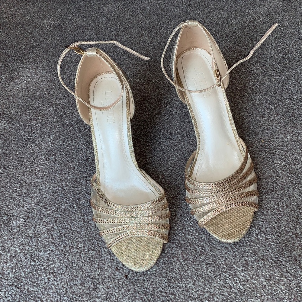 David’s Bridal Size 8.5 Dress Shoe Champagne